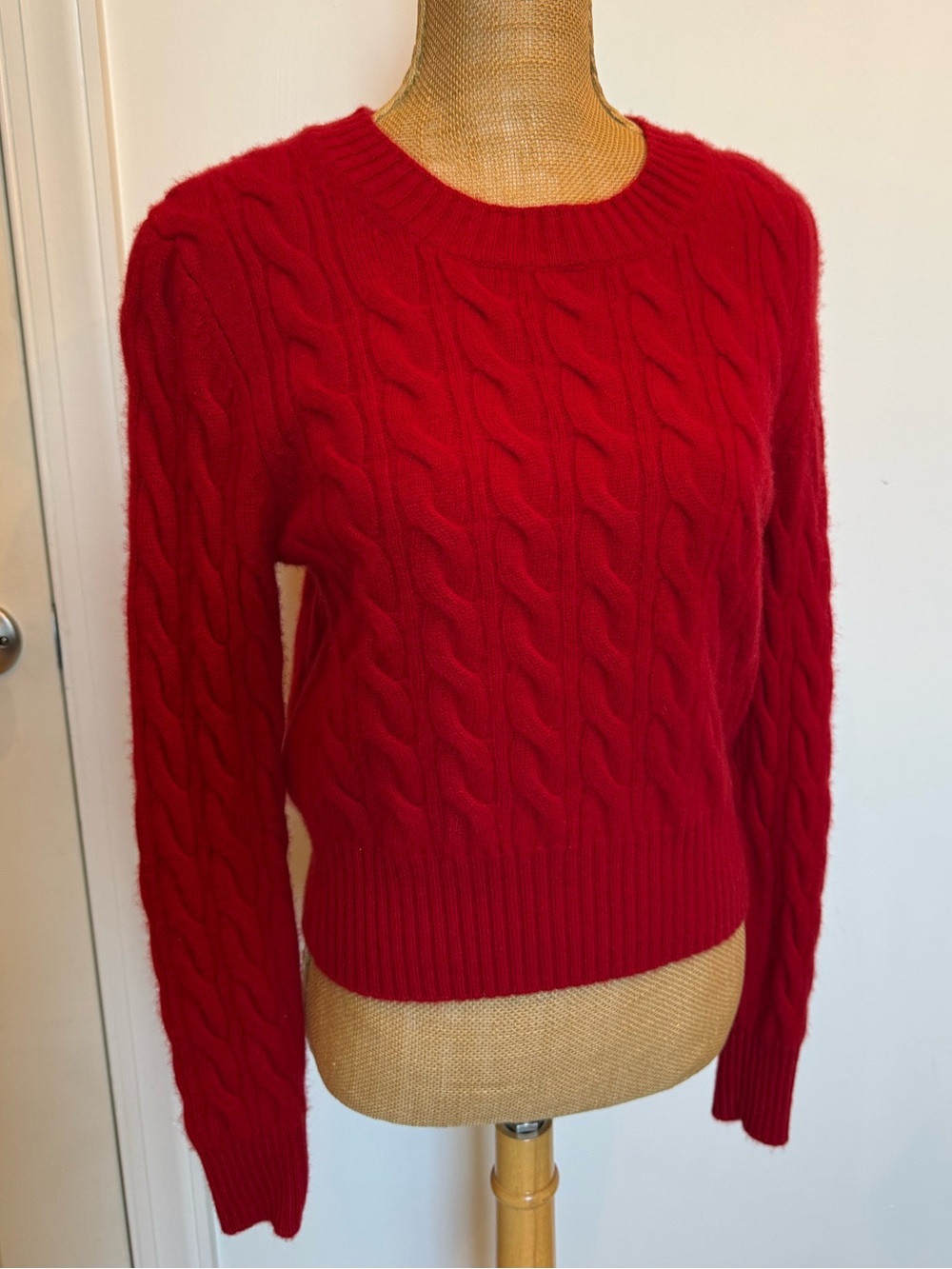 Quince Red CASHMERE Cable-Knit Crewneck Sweater Sz M